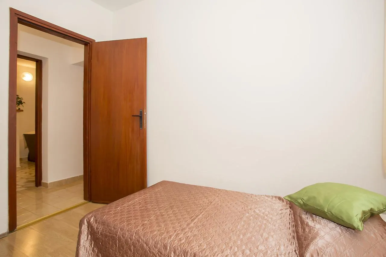 Apartment Puh Pula