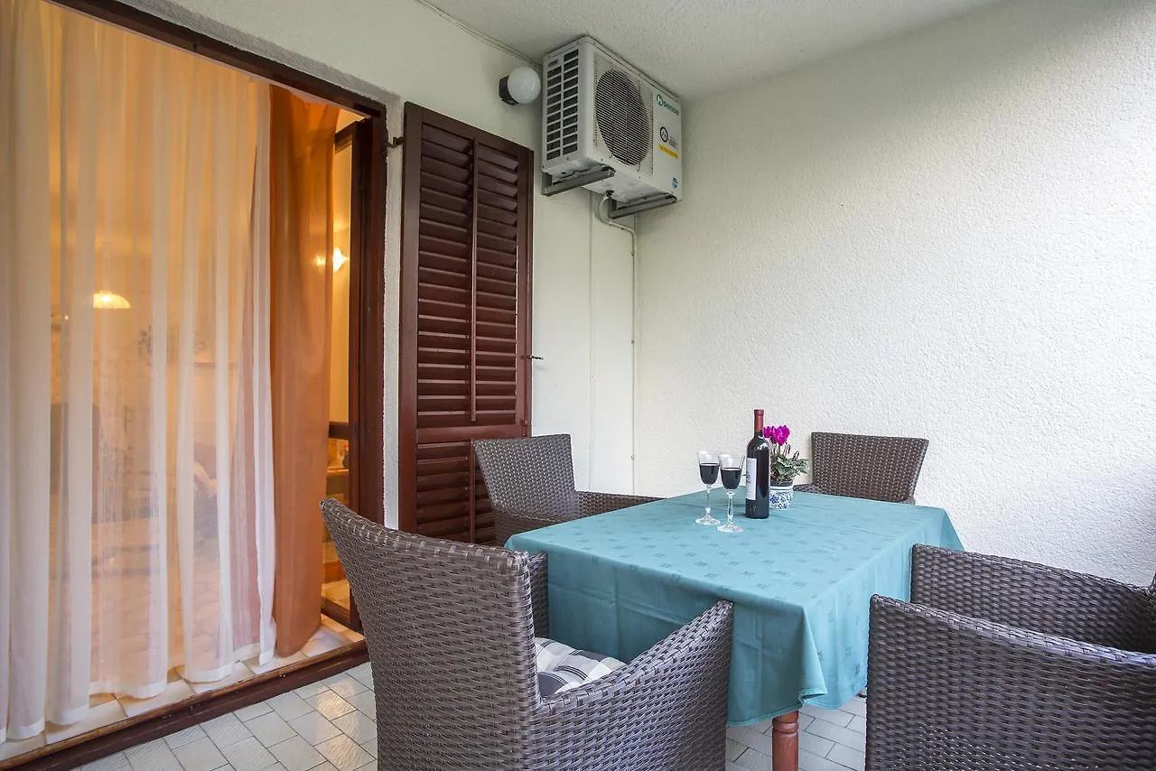 Apartment Puh Pula